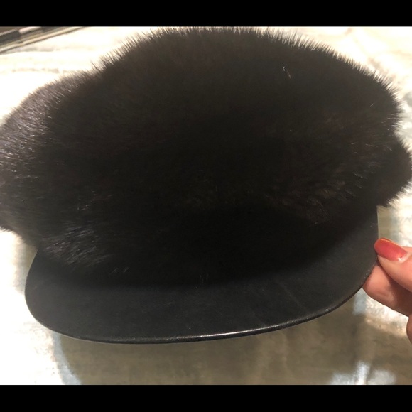 Fur and leather cap - Picture 2 of 5